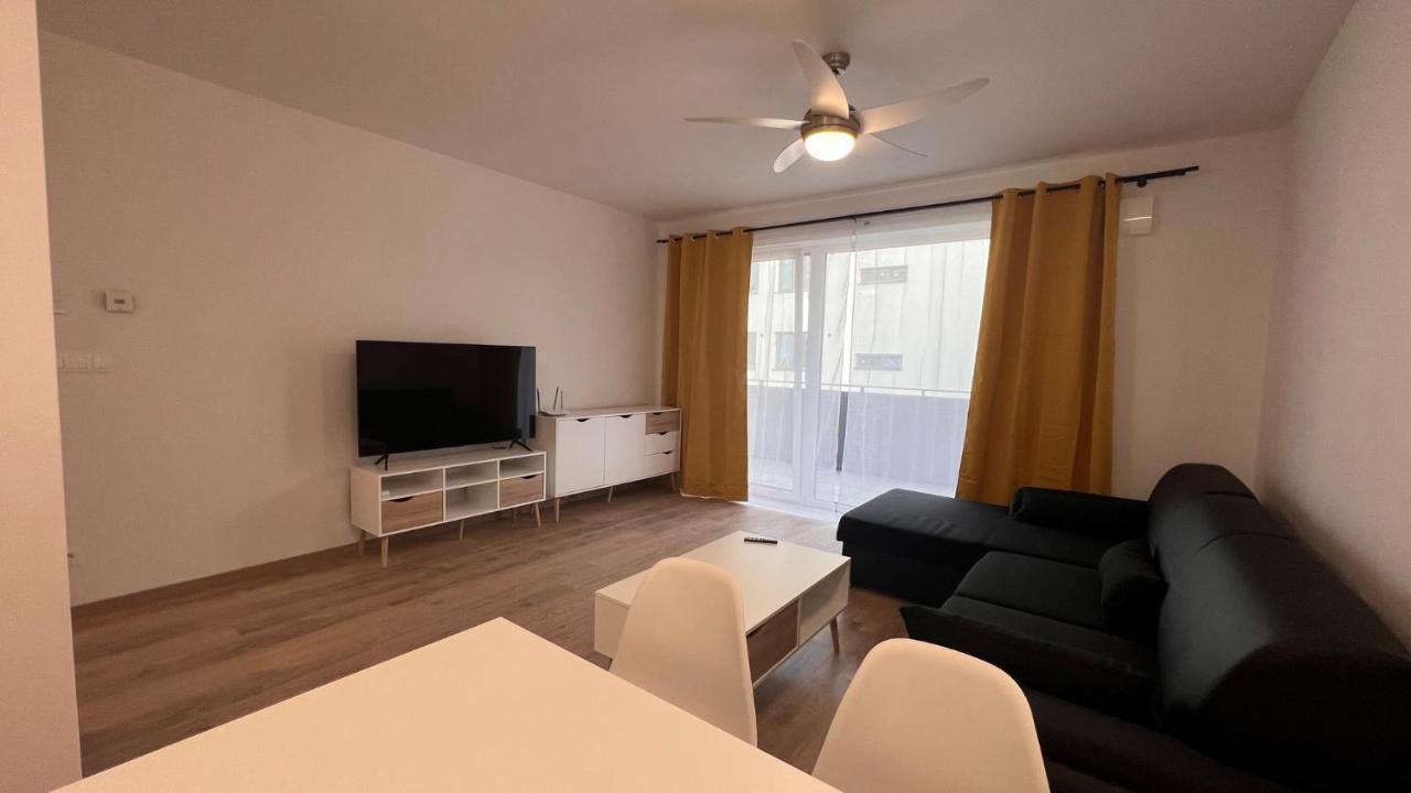 2 Room Apartment Rovinka, 204 Экстерьер фото